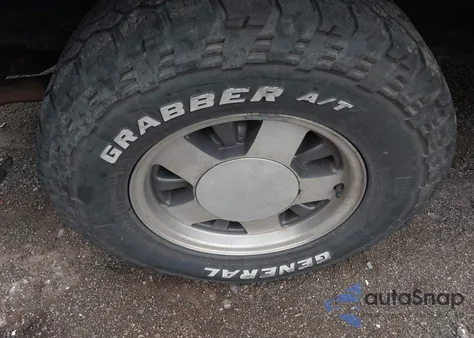 2002 GMC Savana Standard from USA, damaged, VIN 1GKFG15R621202815